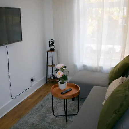 Stylish Cosy 1 Bedroom Flat